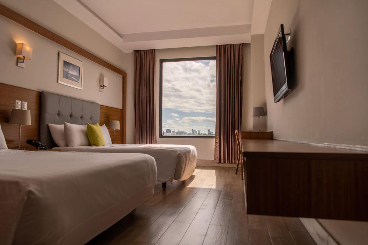 Weston Suites Hotel Santo Domingo Esterno foto