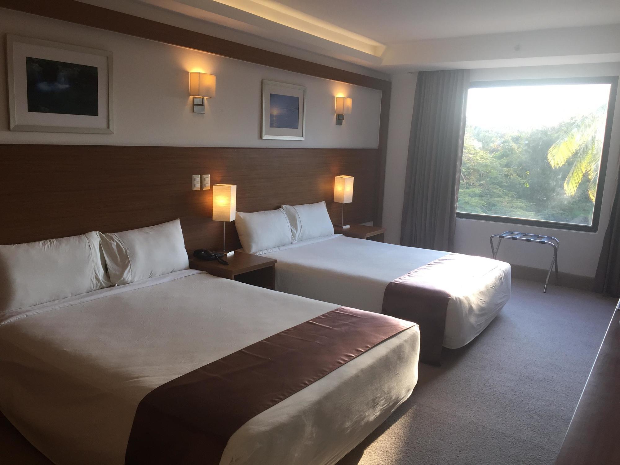Weston Suites Hotel Santo Domingo Esterno foto