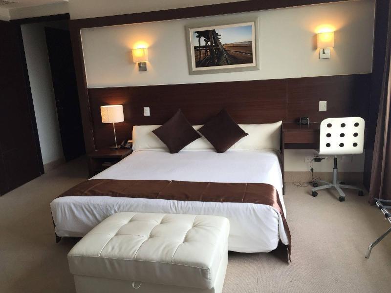 Weston Suites Hotel Santo Domingo Esterno foto