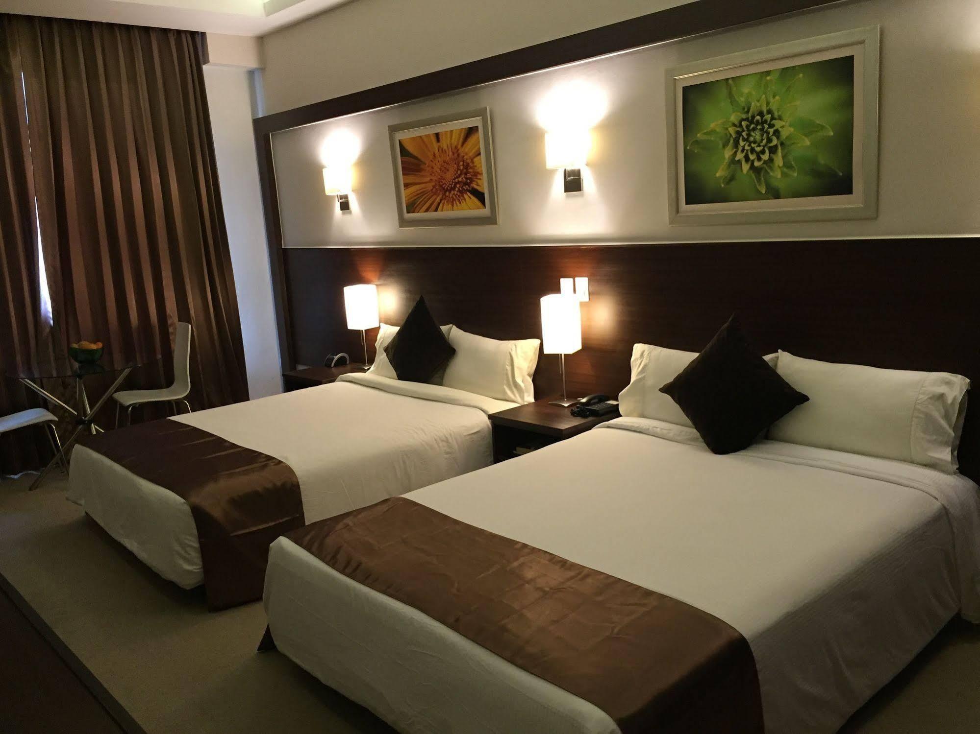 Weston Suites Hotel Santo Domingo Esterno foto