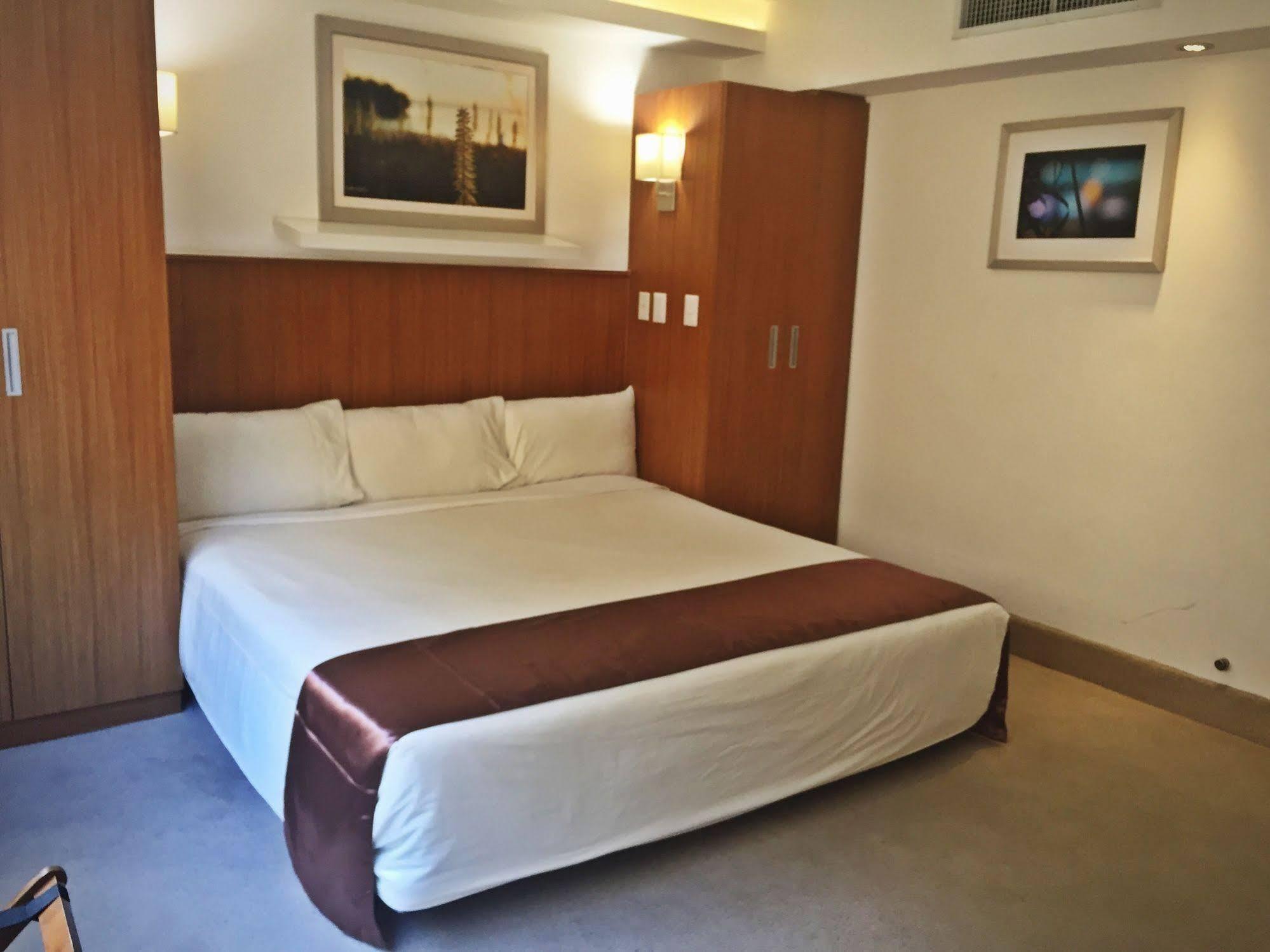 Weston Suites Hotel Santo Domingo Esterno foto